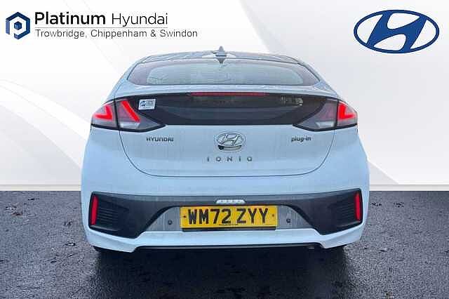 Hyundai IONIQ 1.6 GDi Plug-in Hybrid Premium 5dr DCT White