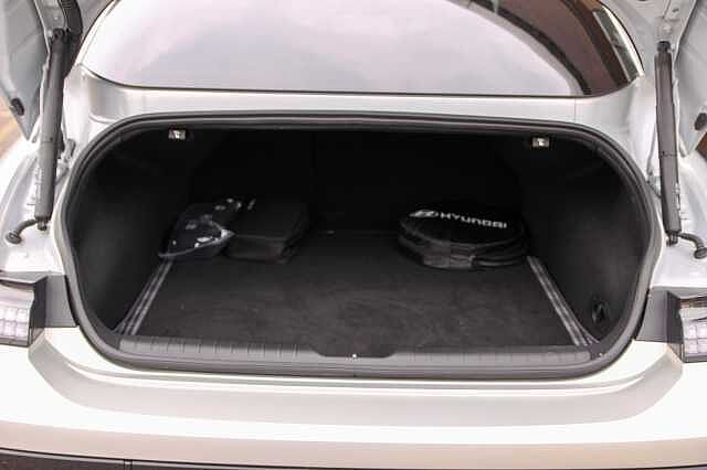 Hyundai IONIQ 6 E(325ps) First Edition 77kWh Dual MotorAWD Gravity Gold