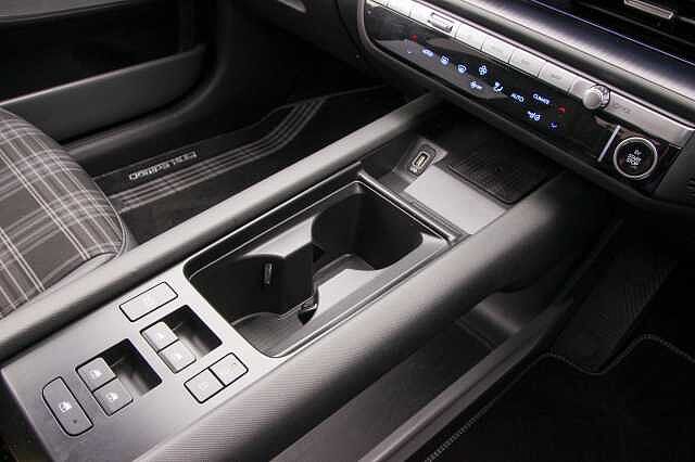 Hyundai IONIQ 6 E(325ps) First Edition 77kWh Dual MotorAWD Gravity Gold