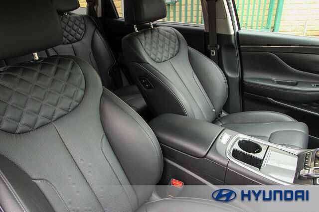Hyundai SANTA FE 1.6 TGDi Hybrid Ultimate 5dr 4WD Auto White Cream