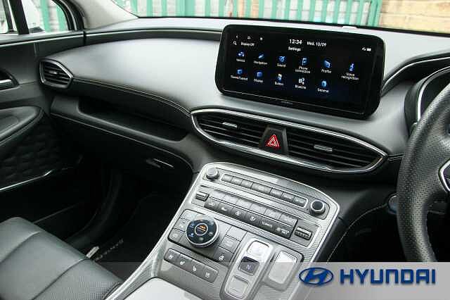 Hyundai SANTA FE 1.6 TGDi Hybrid Ultimate 5dr 4WD Auto White Cream