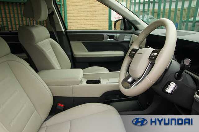 Hyundai SANTA FE 1.6 TGDi Hybrid Ultimate 5dr 4WD Auto Abyss Black