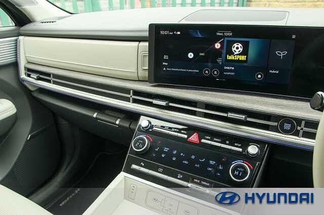 Hyundai SANTA FE 1.6 TGDi Hybrid Ultimate 5dr 4WD Auto Abyss Black