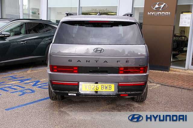 Hyundai SANTA FE 1.6 TGDi Hybrid Calligraphy 5dr 4WD Auto Magnetic Gray