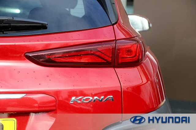Hyundai KONA SUV 1.6GDi (141ps) Premium Pulse Red