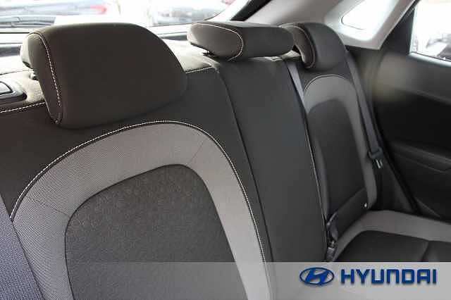 Hyundai KONA SUV 1.6GDi (141ps) Premium Pulse Red