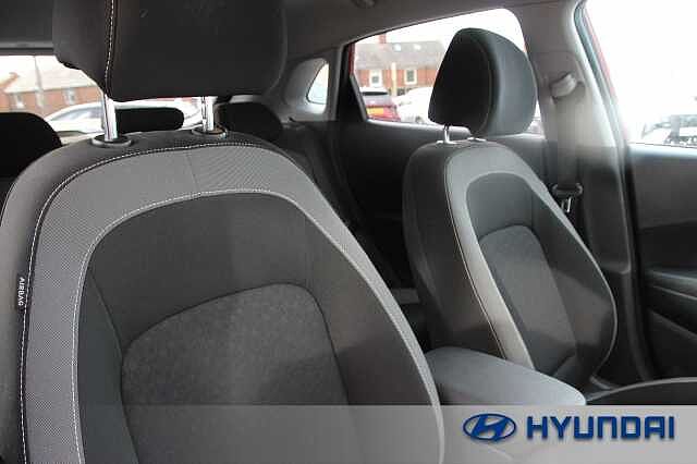 Hyundai KONA SUV 1.6GDi (141ps) Premium Pulse Red