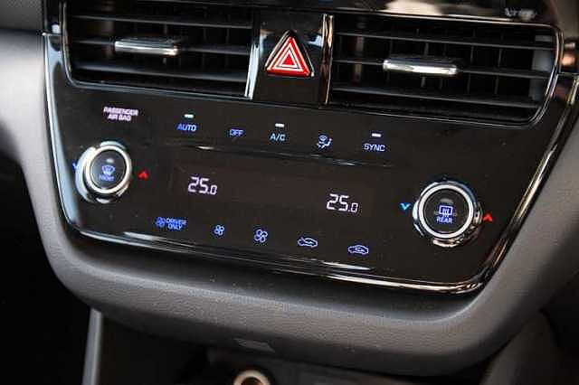 Hyundai IONIQ 1.6 GDi (105ps) Premium Hybrid DCT 5Dr Hatch