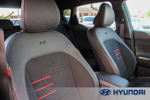 Hyundai KONA 1.6 Hybrid 138 N Line S 5dr DCT Abyss Black