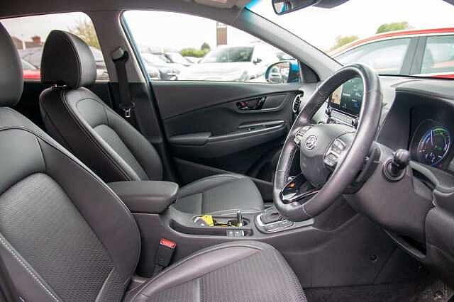 Hyundai Kona SUV 1.6GDi (141ps) Premium SE