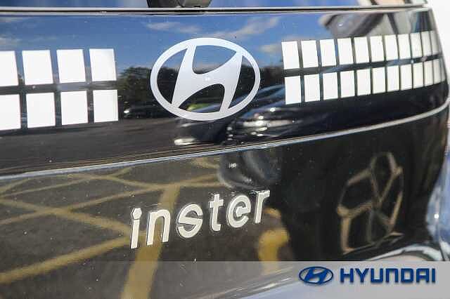 Hyundai INSTER 85kW Cross 49kWh 5dr Auto Abyss Black