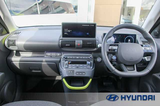 Hyundai INSTER 85kW Cross 49kWh 5dr Auto Abyss Black