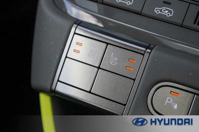 Hyundai INSTER 85kW Cross 49kWh 5dr Auto Abyss Black