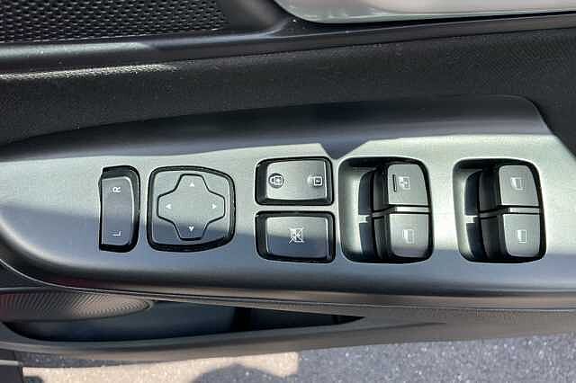 Hyundai KONA SUV 1.0 T-GDi (120ps) SE Connect 48 Volt MHEV Ignite Red