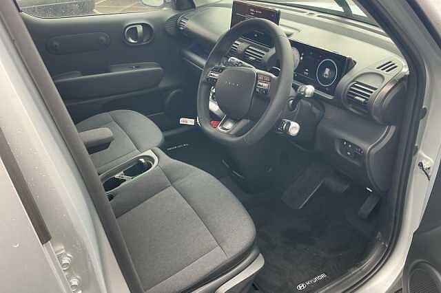 Hyundai INSTER 85kW 02 49kWh 5dr Auto Aero Silver