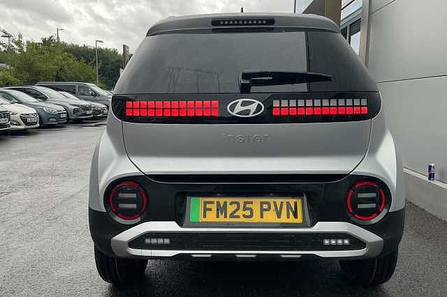 Hyundai INSTER 85kW 02 49kWh 5dr Auto Aero Silver