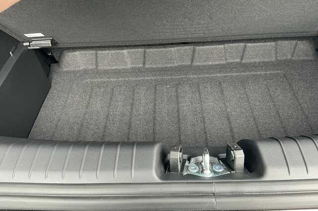 Hyundai INSTER 85kW 02 49kWh 5dr Auto Aero Silver