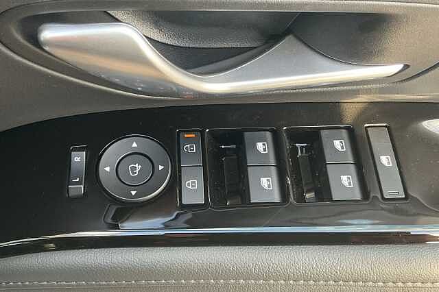 Hyundai TUCSON 1.6T 48V MHD Ultimate 5dr DCT Serenity White