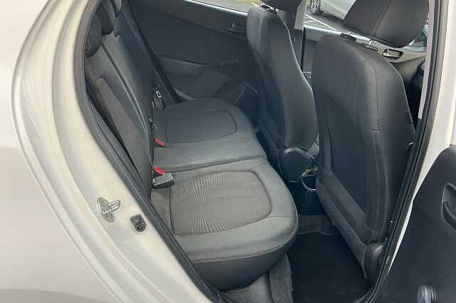 Hyundai i10 1.0 S 5dr