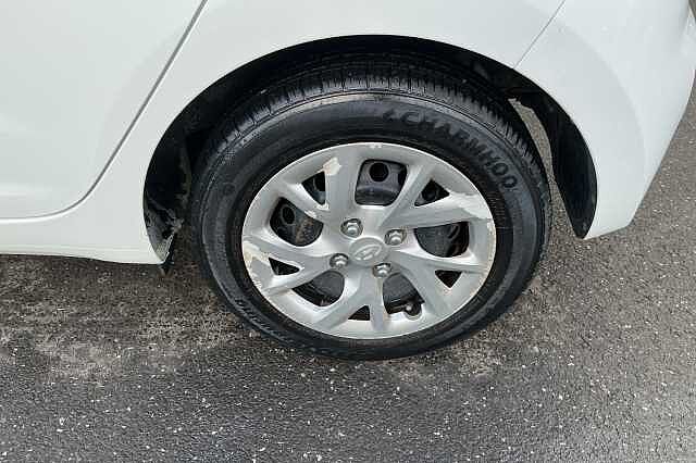 Hyundai i10 1.0 S 5dr