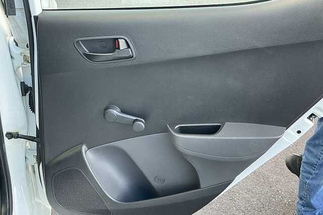 Hyundai i10 1.0 S 5dr