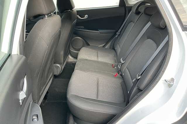 Hyundai KONA 1.0 TGDi 48V MHEV SE Connect 5dr Atlas White