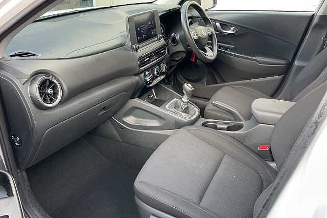 Hyundai KONA 1.0 TGDi 48V MHEV SE Connect 5dr Atlas White