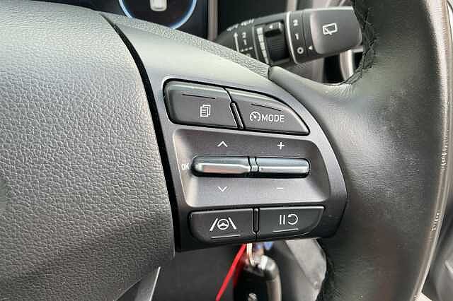 Hyundai KONA 1.0 TGDi 48V MHEV SE Connect 5dr Atlas White