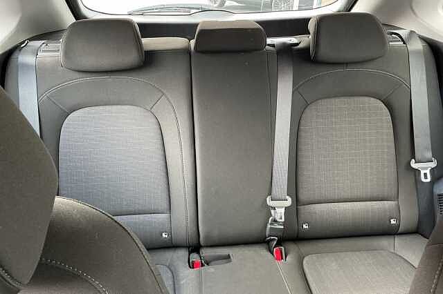 Hyundai KONA 1.0 TGDi 48V MHEV SE Connect 5dr Atlas White