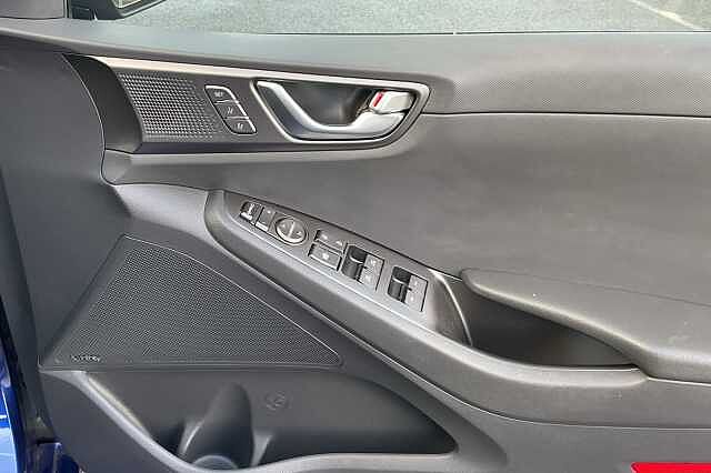 Hyundai IONIQ 1.6 GDi Hybrid Premium SE 5dr DCT