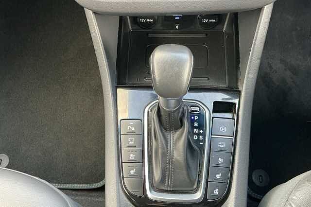 Hyundai IONIQ 1.6 GDi Hybrid Premium SE 5dr DCT