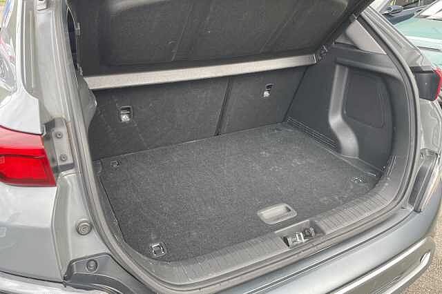 Hyundai KONA Premium Hybrid 1.6 GDi HEV (141ps) Galactic Grey