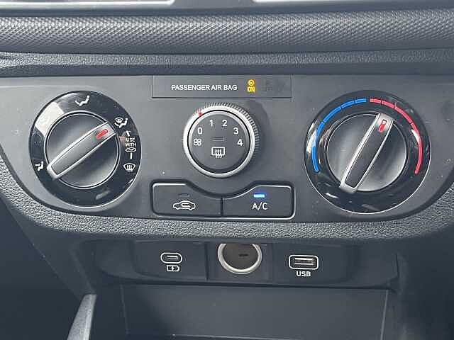 Hyundai I10 Advance [Nav] 1.2 MPi (79ps) Dragon Red