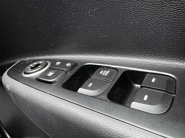 Hyundai i10 Play 1.0 MPi (66ps)