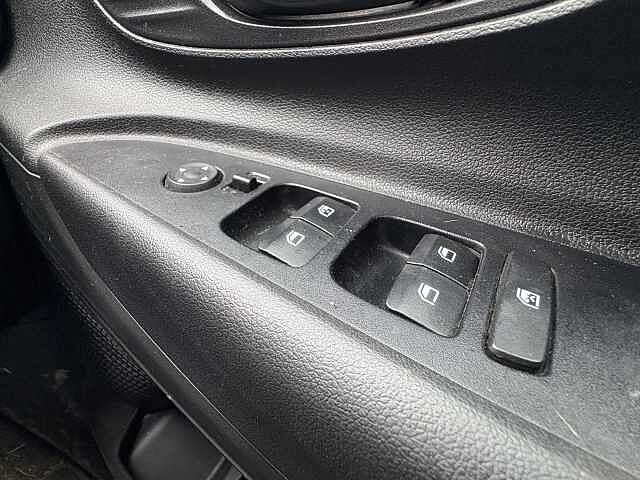 Hyundai I20 SE Connect 1.0 T-GDi MHEV (100ps) Atlas White