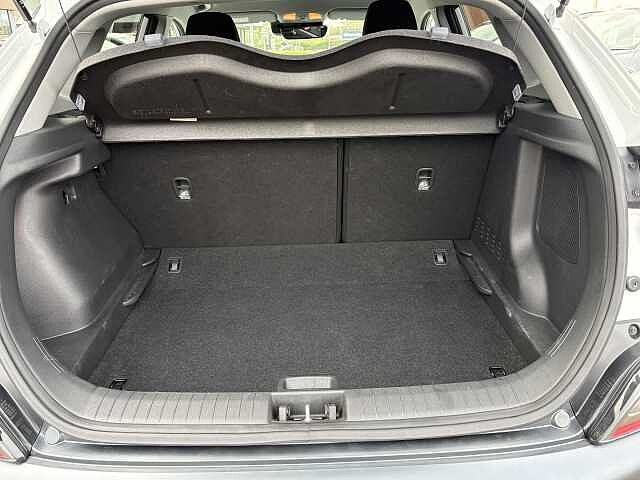 Hyundai KONA Premium 1.0 T-GDi MHEV (120ps) Atlas White