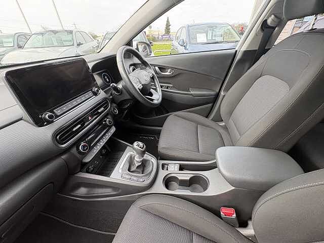 Hyundai KONA Premium 1.0 T-GDi MHEV (120ps) Atlas White