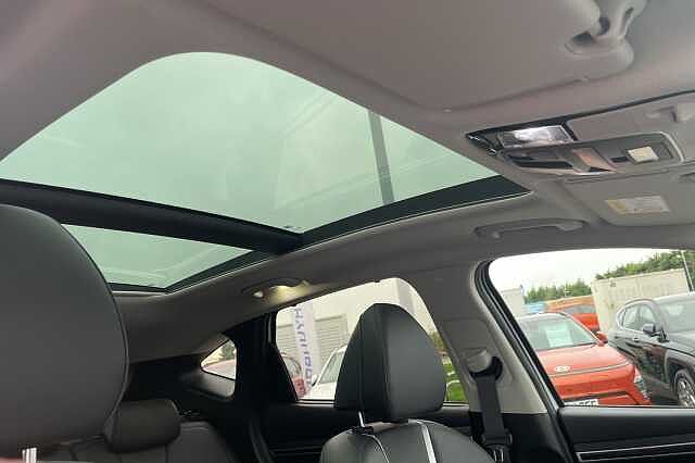 Hyundai TUCSON Ultimate Plug In 1.6 T-GDi PHEV 4WD (265ps) Atlas White