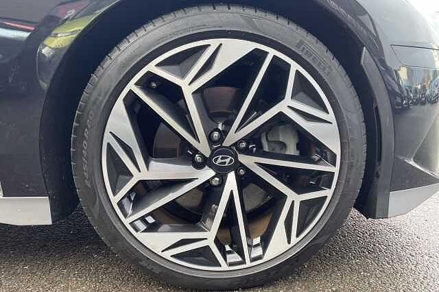 Hyundai IONIQ 6 Premium EV 77kWh RWD (228ps)