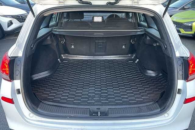 Hyundai i30 SE Nav Tourer 1.4 T-GDI (140ps)