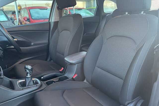 Hyundai i30 SE Nav Tourer 1.4 T-GDI (140ps)