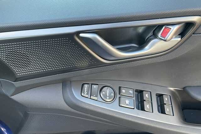 Hyundai IONIQ Premium Hybrid 1.6 GDi HEV (141ps) Intense Blue