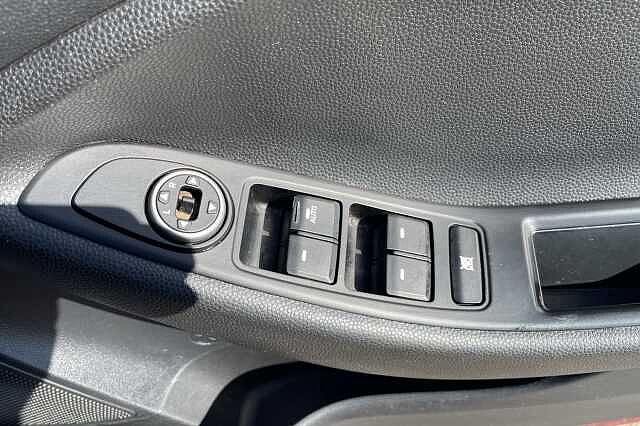 Hyundai i20 Play 1.2 MPi (84ps)