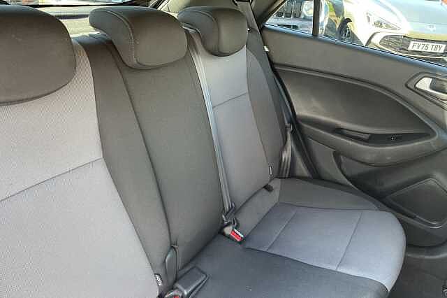 Hyundai i20 Play 1.2 MPi (84ps)
