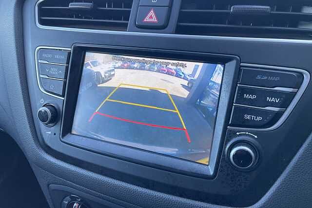 Hyundai i20 Play 1.2 MPi (84ps)