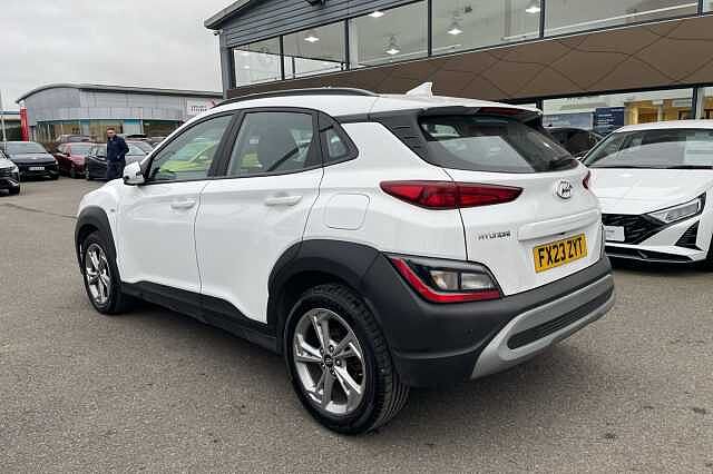 Hyundai KONA SE Connect 1.0 T-GDi MHEV (120ps) Atlas White