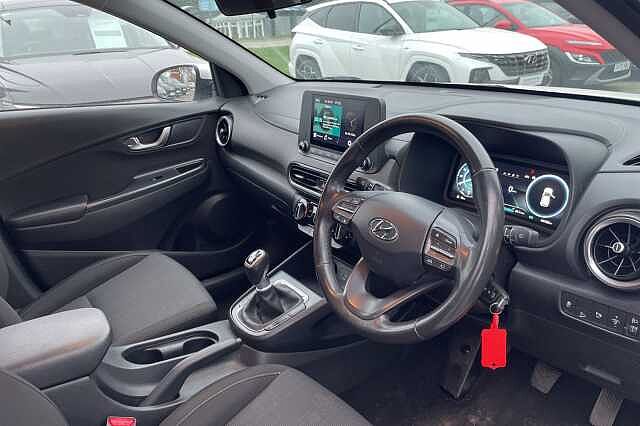 Hyundai KONA SE Connect 1.0 T-GDi MHEV (120ps) Atlas White