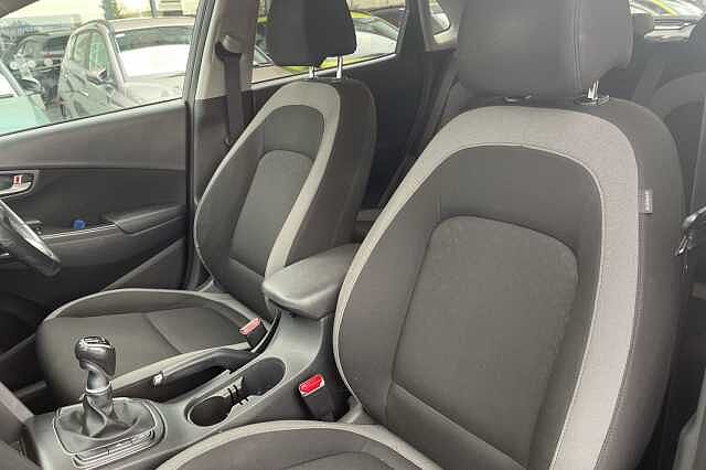 Hyundai KONA Premium 1.0T GDi (120ps)