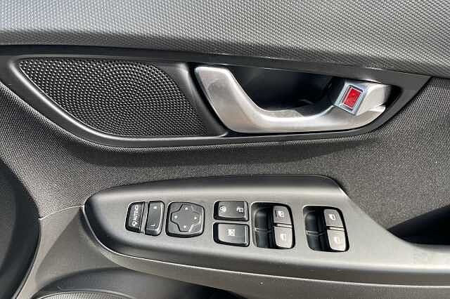 Hyundai KONA Premium 1.0 T-GDi MHEV (120ps) Atlas White