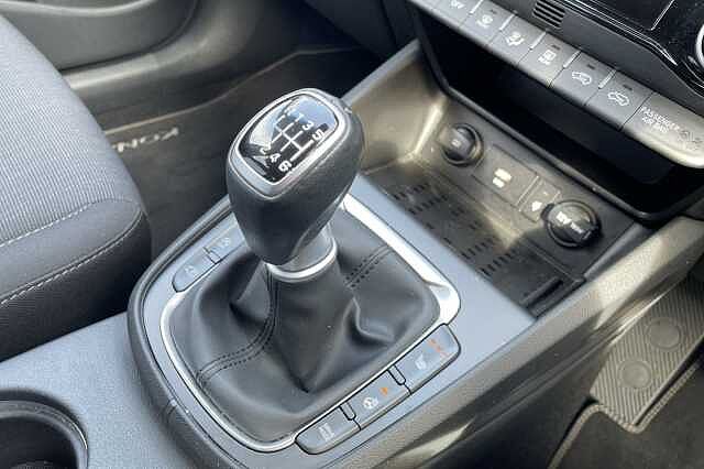 Hyundai KONA Premium 1.0 T-GDi MHEV (120ps) Atlas White